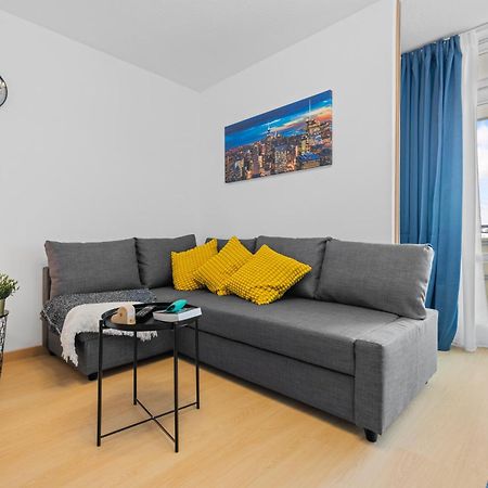 Sonniges City-Apartment Mit Suedbalkon Und Parklatz Neusass Dış mekan fotoğraf