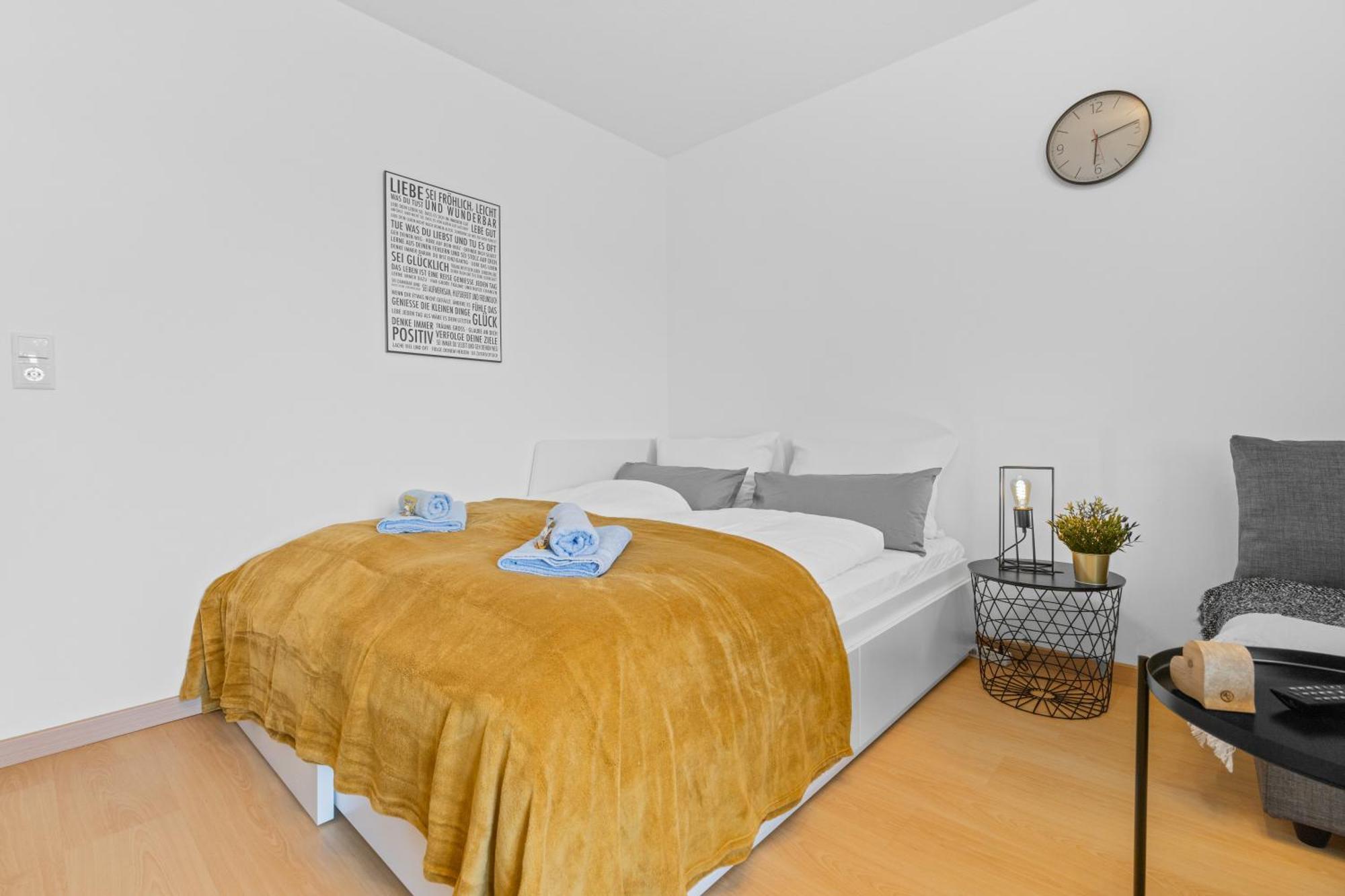 Sonniges City-Apartment Mit Suedbalkon Und Parklatz Neusass Dış mekan fotoğraf